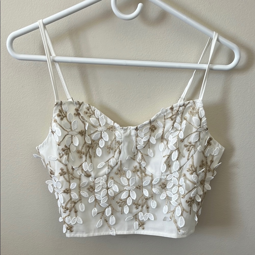 Elegant White Floral Embroidered Women's Top